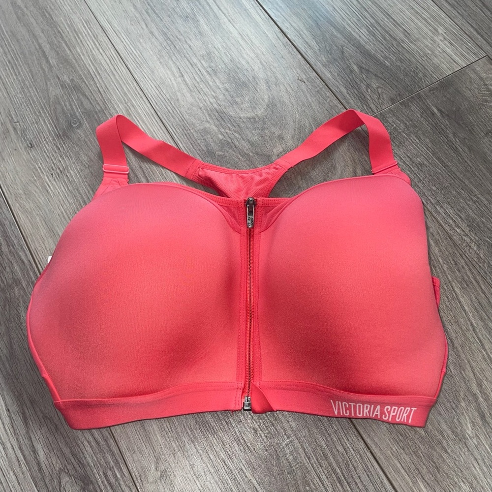 Victoria Secret - Knockout sports bra - Sz 38DDD